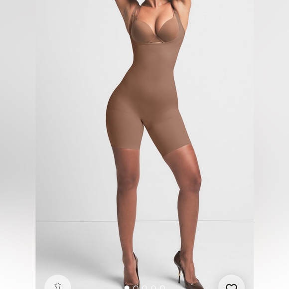 SKIMS Other - SKIMS Seamless Sculpt Butt Lifting Open Bust Bodysuit
